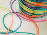 Strickbänder und Kordeln