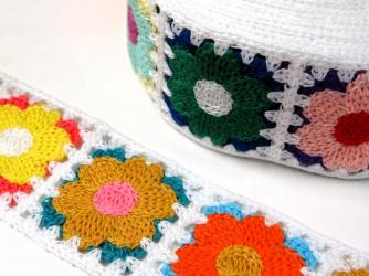 1 m Borte "Granny Square weiß" 50 mm br. 