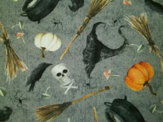 0,1 m Baumwoll-Druckstoff  "Hocus Pocus - Hexenbesen"  110 cm br. 