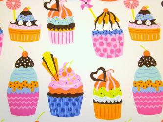 0,1 m Baumwoll-Druckstoff  "Cupcake"  110 cm br. 