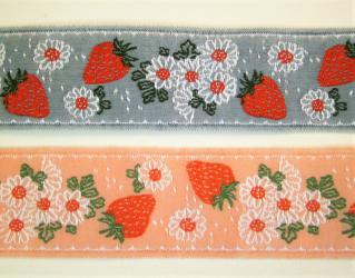 1 m Webband "Erdbeeren und Blumen" 30 mm br. 
