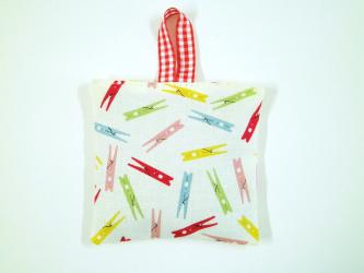 Lavendelkissen "Wäscheklammer" mit Aufhänger ca. 9x9 cm 