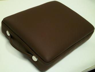 Fußbank / kleiner Hocker mit Lederbezug 