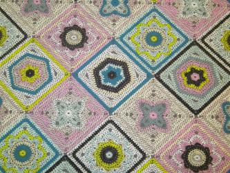 0,1 m Druckstoff  "I love wool- Granny Square" ca. 114 cm br.  Art Gallery 