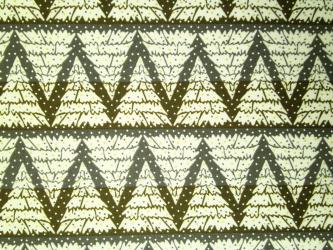 0,1 m Baumwoll-Druckstoff  "Lametta auf dem Weg: Tannenbäume"  110 cm br. 