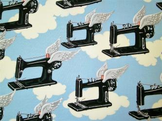 0,1 m Baumwoll Druckstoff  "Fliegende Nähmaschine" 110 cm br. 