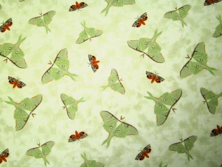 0,1 m Druckstoff  "Mitternächtliches Rendezvous - helle Schmetterlinge" ca. 110 cm br. 